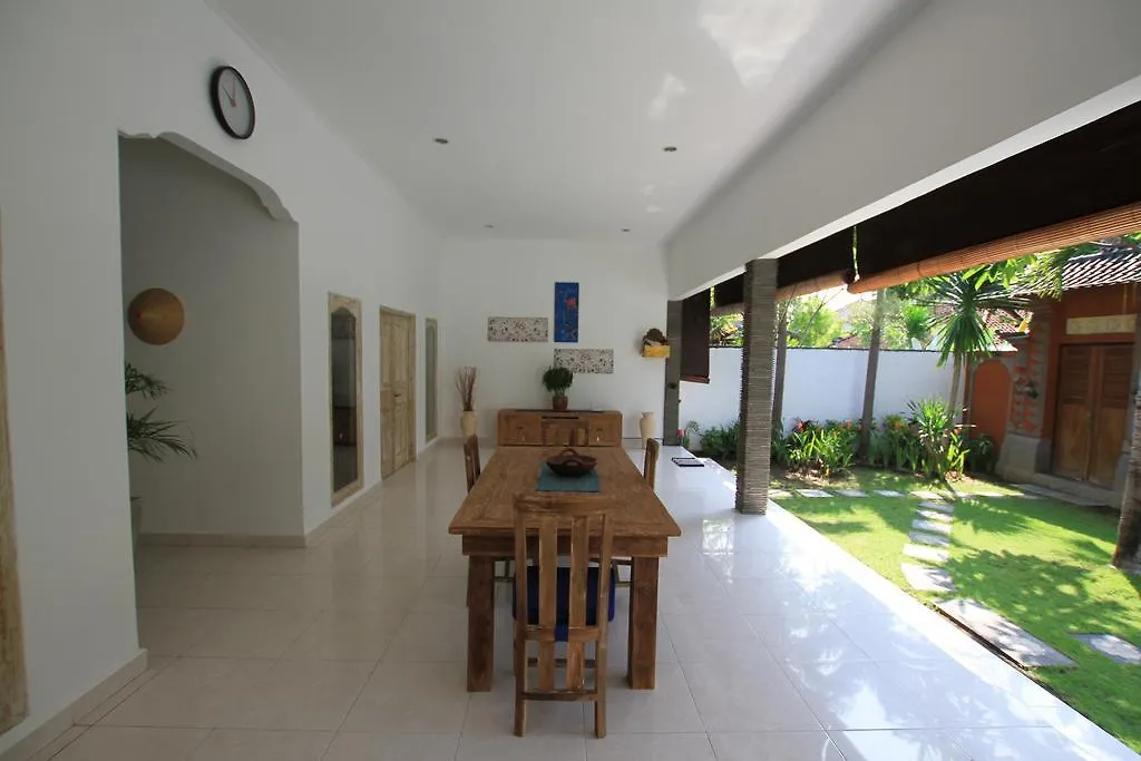 Villa Simule Seminyak Indonesia